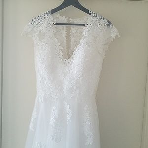 Beautiful White Lace Wedding Dress